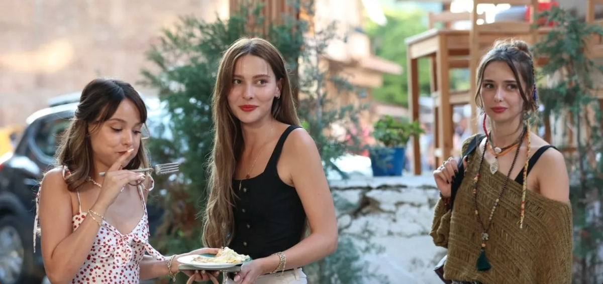 مسلسل إسطنبول رأسا على عقب الحلقة 9