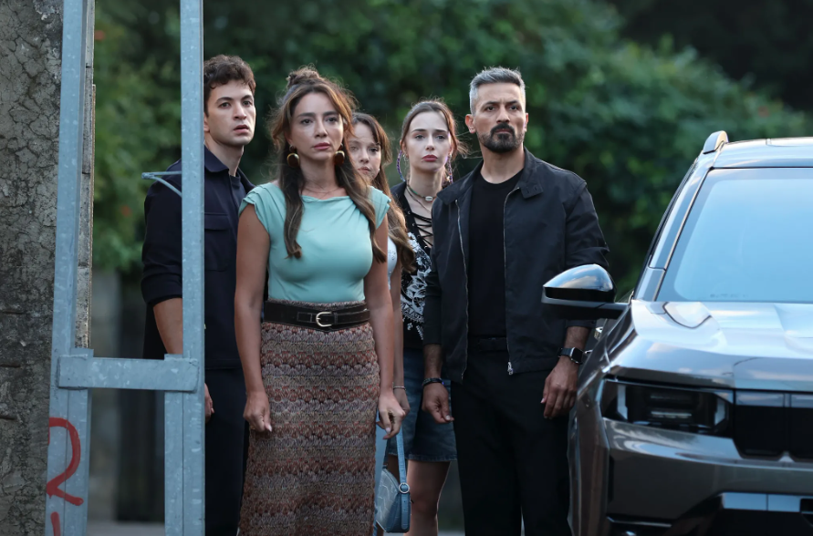 مسلسل إسطنبول رأسا على عقب الحلقة 15