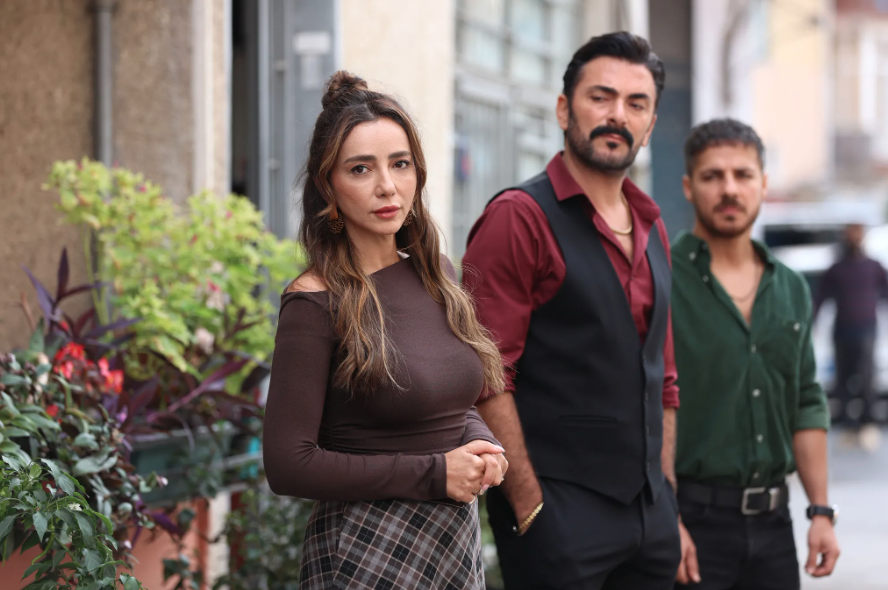 مسلسل إسطنبول رأسا على عقب الحلقة 18