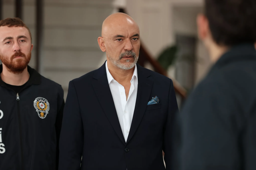 مسلسل إسطنبول رأسا على عقب الحلقة 18