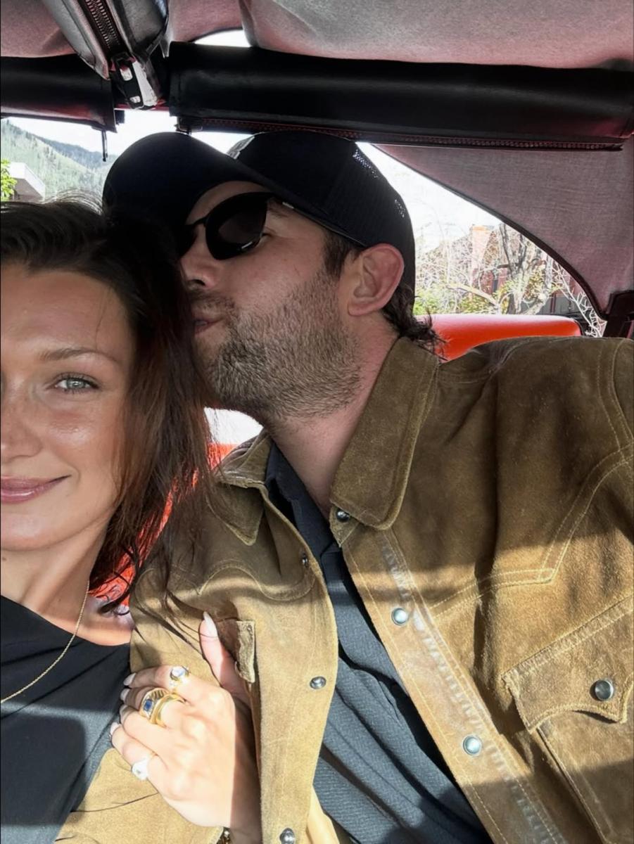 انفصال بيلا حديد - Bella Hadid breakup - أدان بانويلوس Adan Banuelos - Entertainment Tonight - British Vogue - أوريبيلا Orebella - دالاس Dallas - تكساس Texas - يولاندا حديد Yolanda Hadid - أخبار المشاهير هوليوود - علاقات النجوم - عارضات الأزياء العالميات