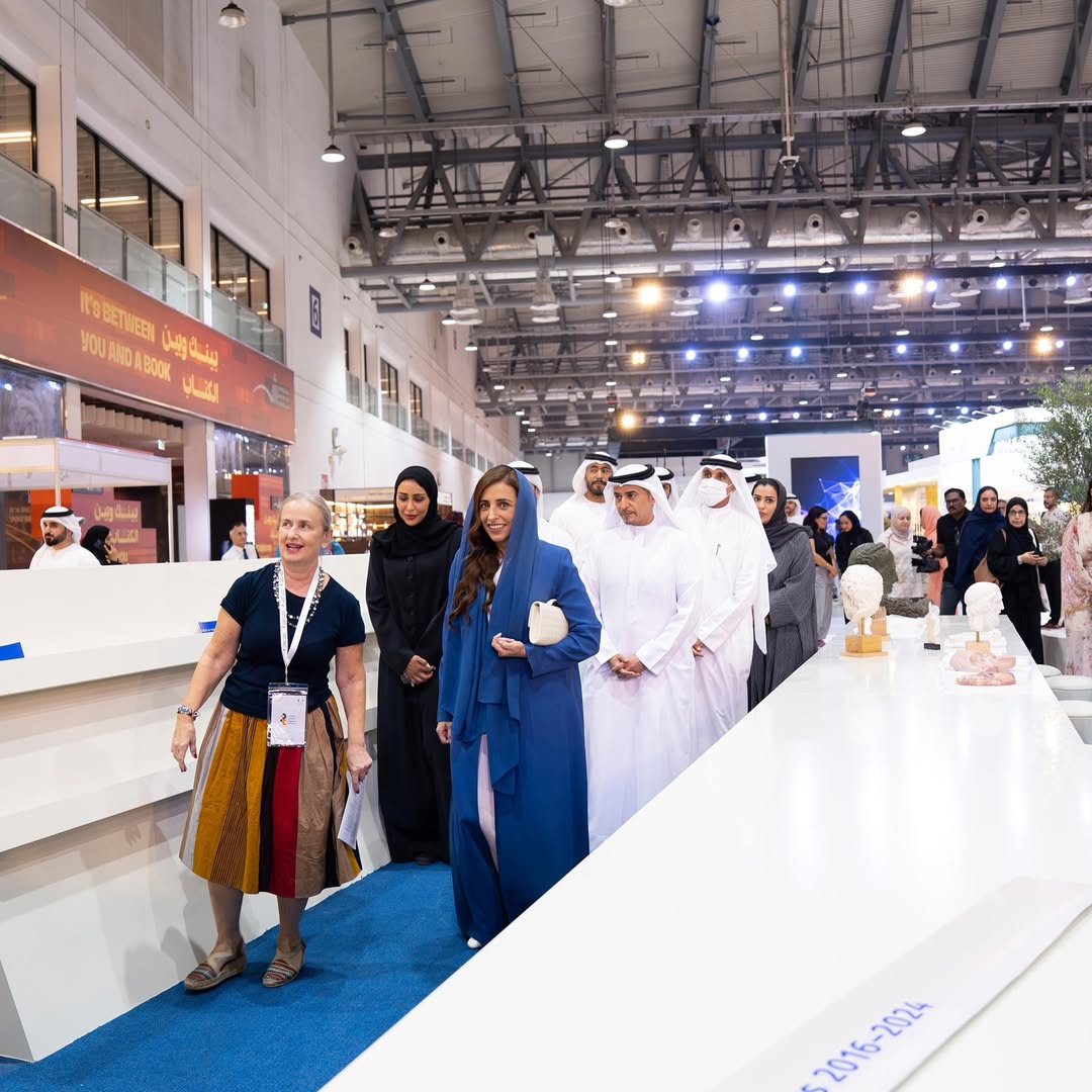 العبايات الملونة بأسلوب الشيخة بدور القاسمي