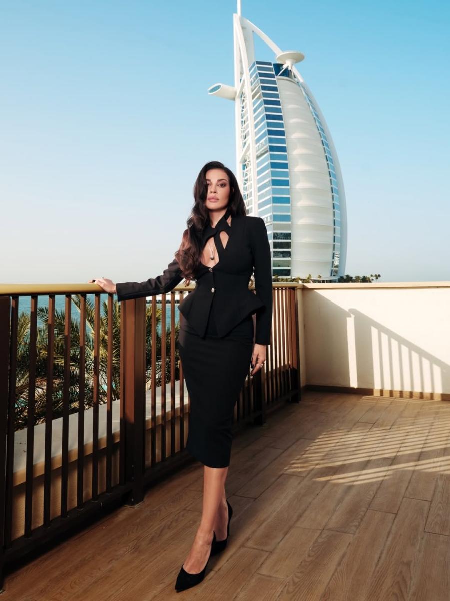نادين نجيم - Nadine Njeim - مسلسل ممكن - تأجيل مسلسل ممكن - Najem Beauty - نادين نجيم بيوتي - Ulta Beauty - Mall of the Emirates - مقابلة ET بالعربي - نادين نجيم دبي
