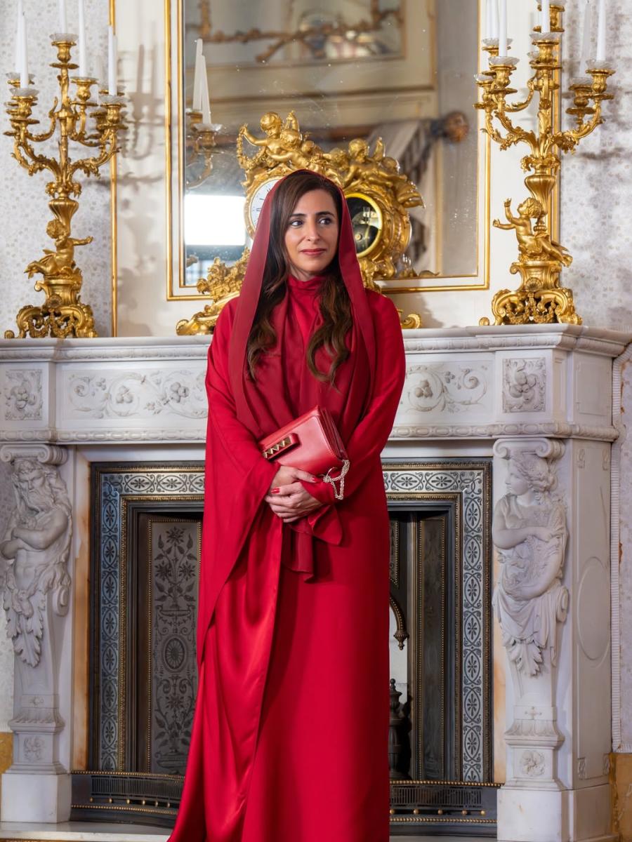 العبايات الملونة بأسلوب الشيخة بدور القاسمي