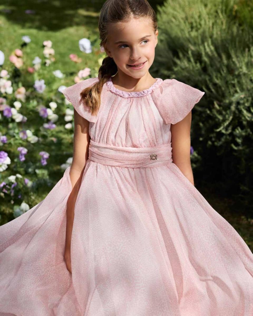 أزياء أطفال فاخرة من إيلي صعب لصيف 2026