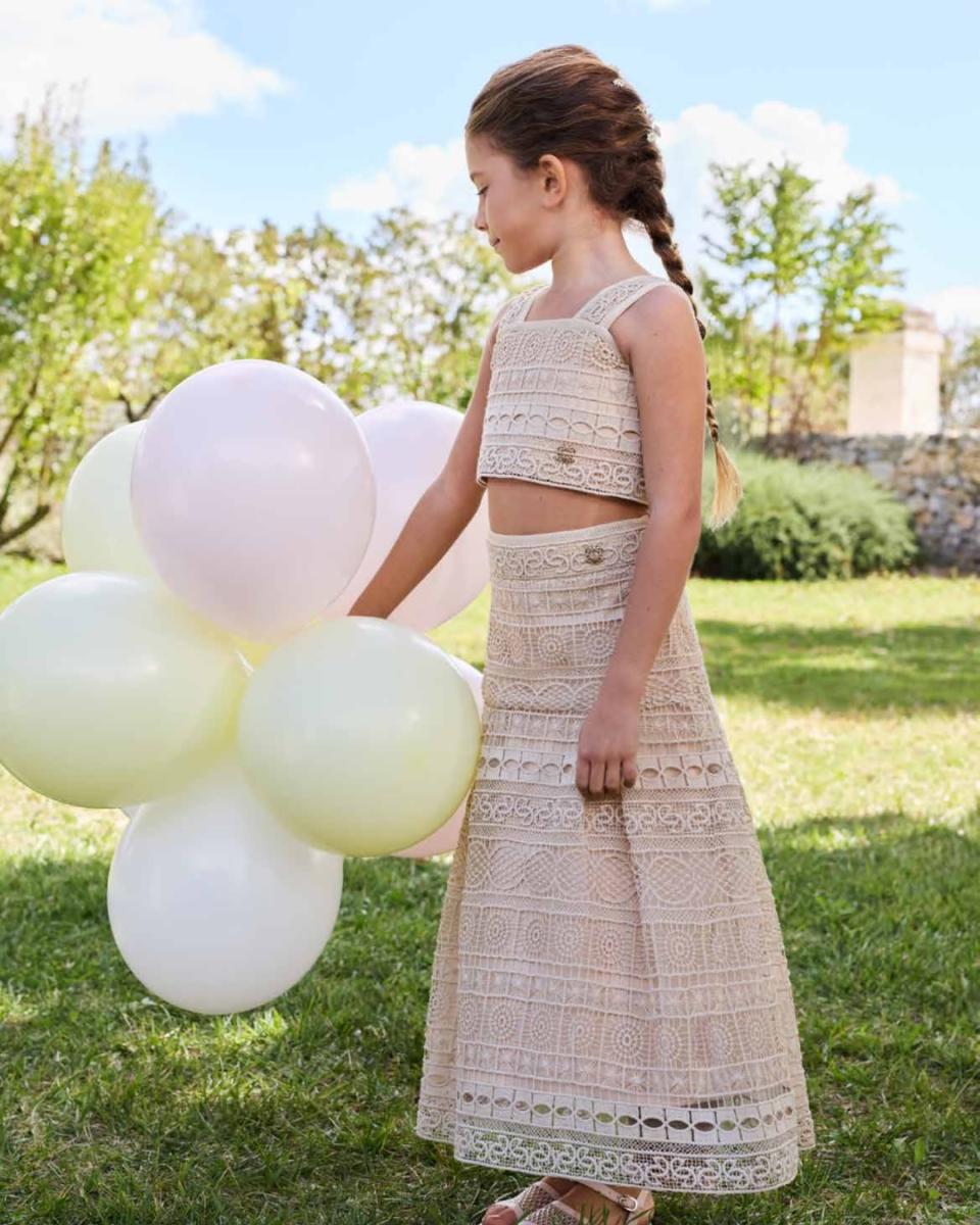 أزياء أطفال فاخرة من إيلي صعب لصيف 2026