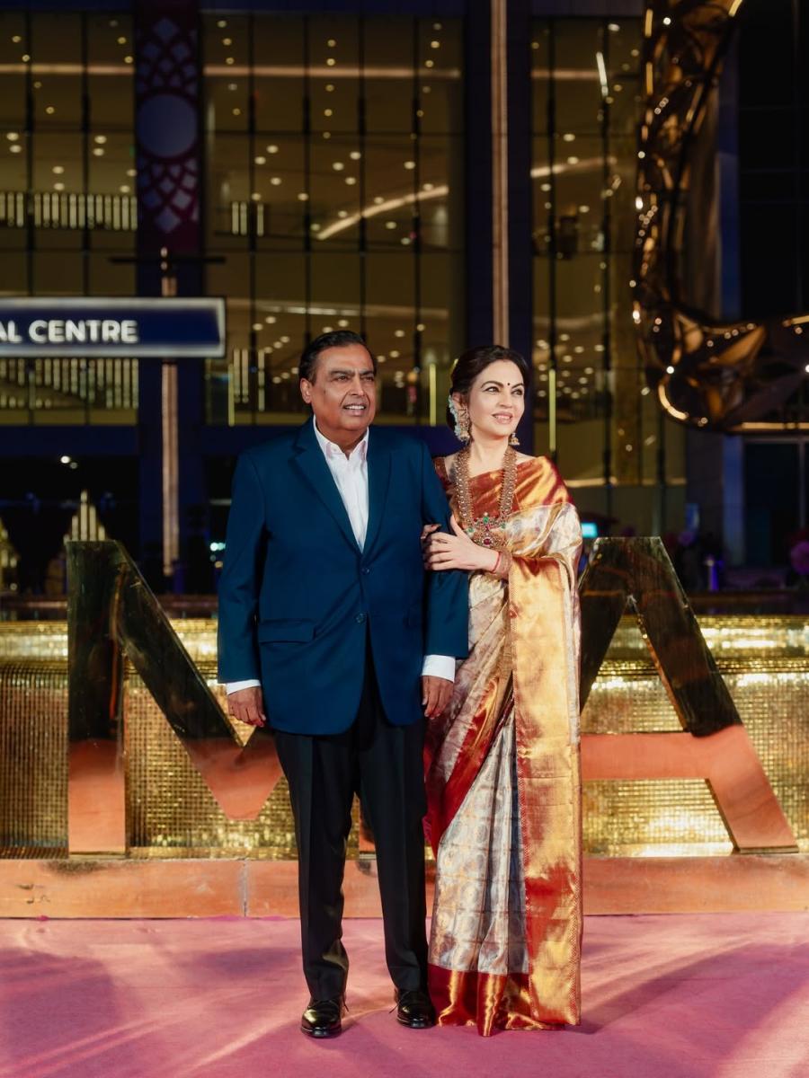 مركز نيتا موكيش أمباني الثقافي NMACC - عائلة أمباني Mukesh Ambani Nita Ambani - نجوم بوليوود 2026 - سلمان خان Salman Khan - رانفير سينغ Ranveer Singh - شاهيد كابور Shahid Kapoor - كيرا أدفاني Kiara Advani - سيدهارث مالهوترا Sidharth Malhotra - مومباي Mumbai - أخبار بوليوود - Bollywood celebrities event - NMACC anniversary Mumbai - Bollywood stars red carpet India