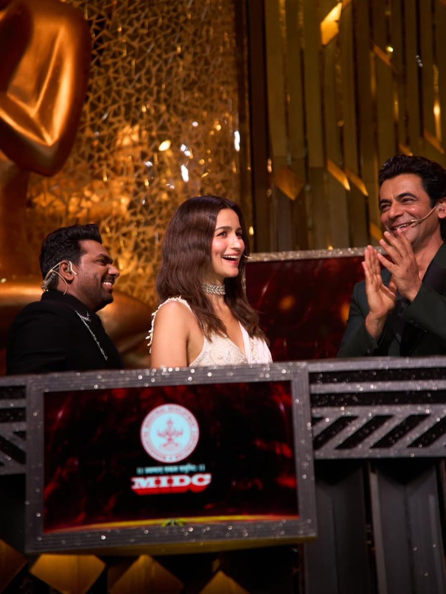 عليا بهات - Alia Bhatt - Screen Awards 2026 - مومباي Mumbai - زاكير خان Zakir Khan - سونيل غروفر Sunil Grover - Ranveer Singh - بوليوود Bollywood - Love and War - Ranbir Kapoor - Vicky Kaushal - Sanjay Leela Bhansali - AIB - Alpha YRF - أخبار بوليوود - حفلات الجوائز الهندية