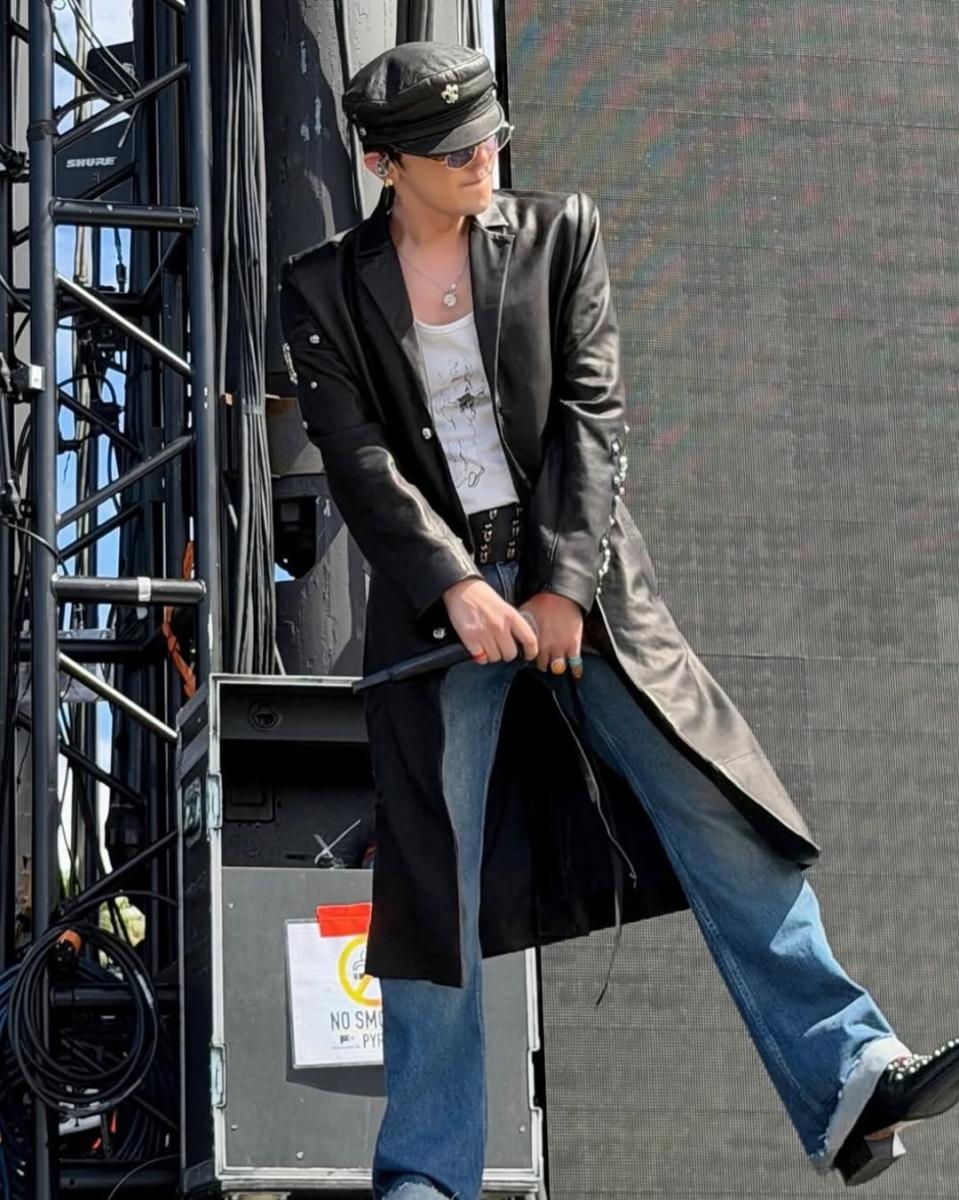 G-Dragon  يتألق بسماعات ألماسية مخصصة في Coachella