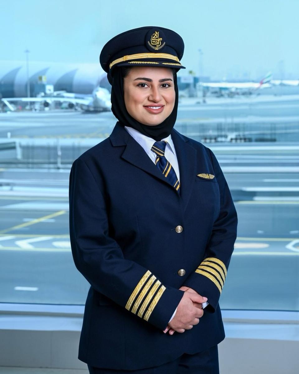 طيران الإمارات - حنان محمد جواد - بخيتة المهيري - كابتن طيار - المرأة الإماراتية - تمكين المرأة - أريام - رويدا المحروقي - طائرات البوينج 777 - الإمارات
