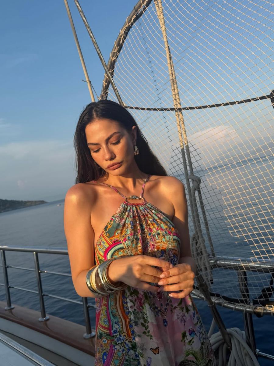 ديميت أوزديمير - Demet Özdemir - حلم أشرف - Eşref Rüya - ديميت أوزديمير إجازة - ديميت أوزديمير يخت فاخر - تشاغاتاي أولوسوي - Çağatay Ulusoy - مسلسلات تركية - نجوم تركيا - غوجيك تركيا - Göcek - أخبار ديميت أوزديمير - نهاية مسلسل حلم أشرف - Kanal D - إجازة المشاهير - صور ديميت أوزديمير - اليخت الفاخر - الدراما التركية - أخبار المشاهير الأتراك