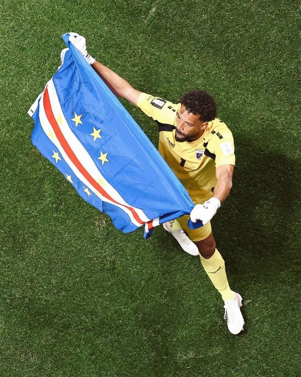 فوزينيا - Vozinha - جوزيمار جوزيه إيفورا دياس - Josimar Jose Evora Dias - حارس الرأس الأخضر - منتخب الرأس الأخضر - Cape Verde - إسبانيا - Spain - كأس العالم 2026 - FIFA World Cup 2026 - أفضل لاعب في المباراة - تعادل الرأس الأخضر وإسبانيا - بول بوغبا - Paul Pogba - GD Chaves - قصة فوزينيا - حارس مرمى الرأس الأخضر - مونديال 2026 - أبرز مفاجآت كأس العالم 2026 - viral goalkeeper World Cup 2026 - Cape Verde vs Spain - Vozinha goalkeeper.