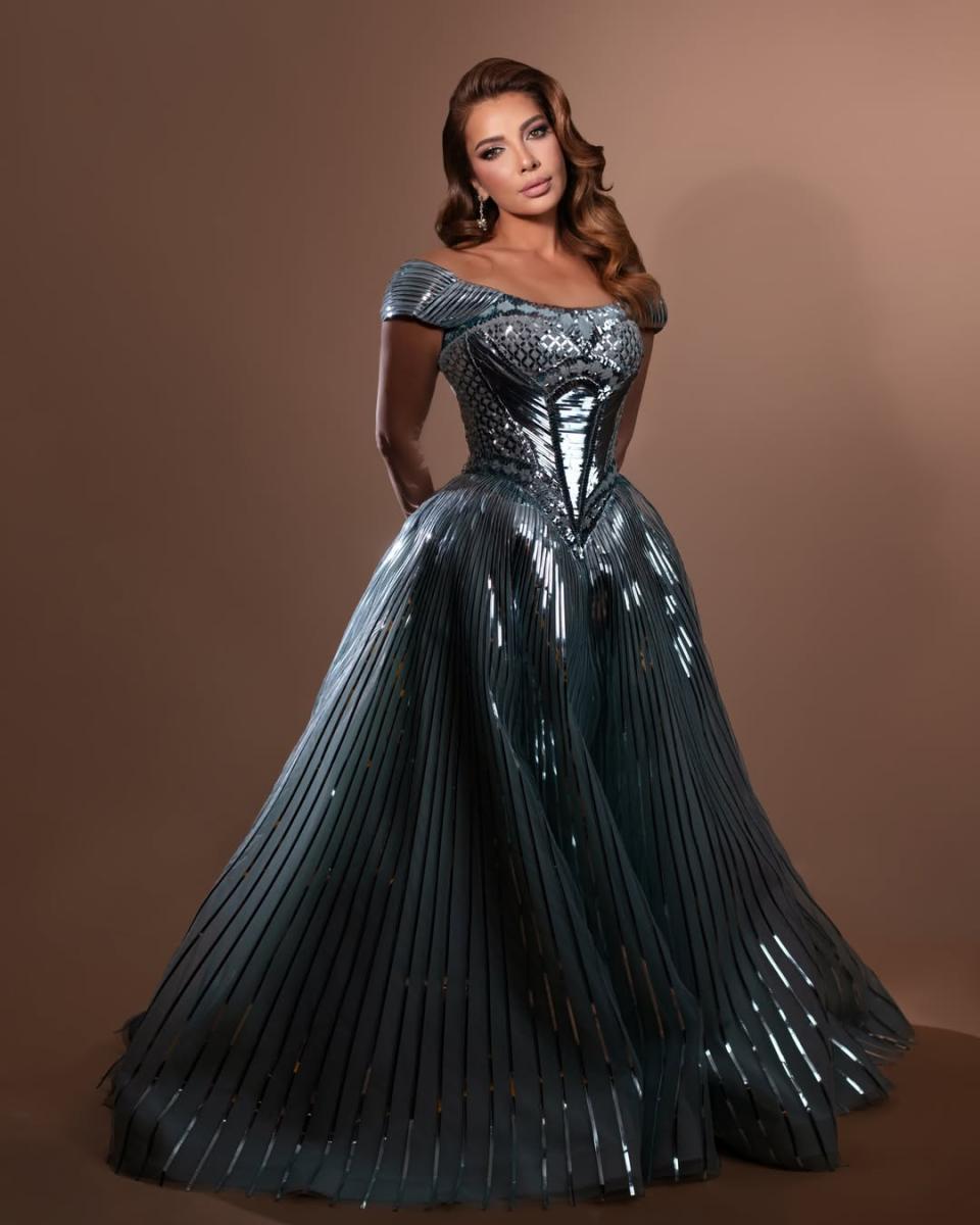 أصالة بفستان ميتاليكي بتوقيع نيكولا جبران بقصة Ballroom 