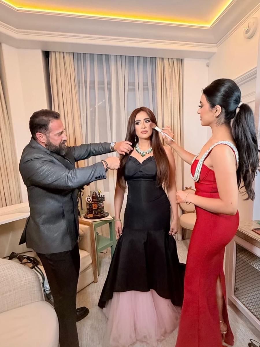 ياسمين عبد العزيز