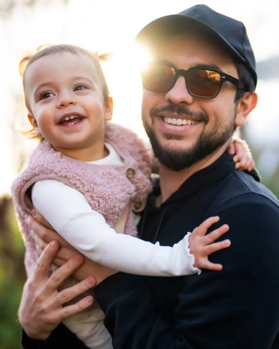 إطلالة الأمير الحسين في صورة عيد ميلاده
