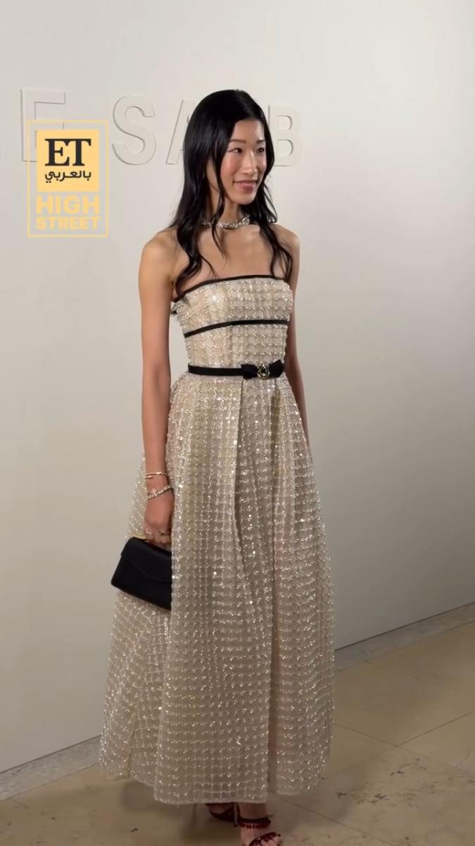 بيكا بلوم: أنوثة ناعمة بألوان متباينة