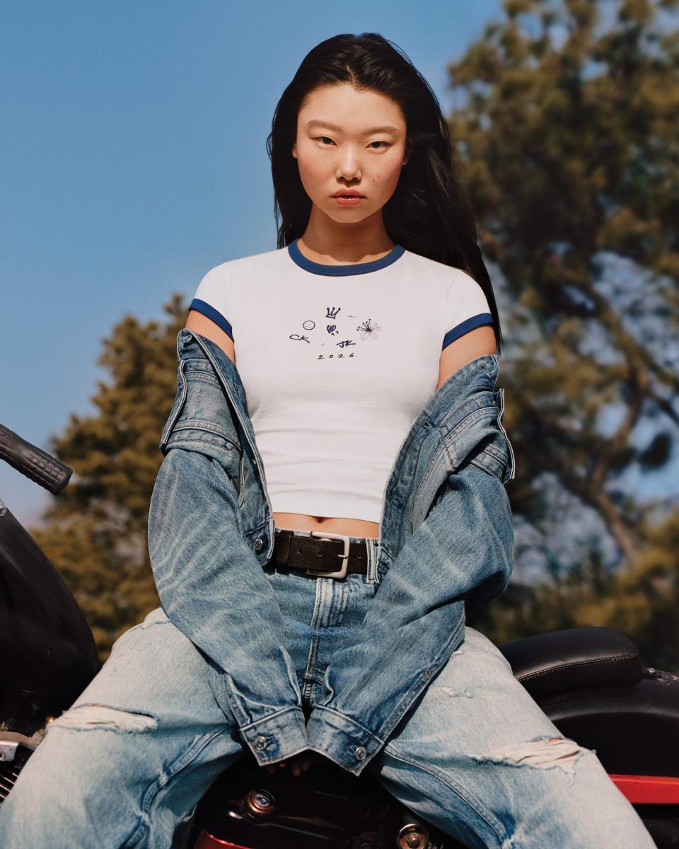 جونغ كوك يتعاون مع Calvin Klein في مجموعة كابسول محدودة