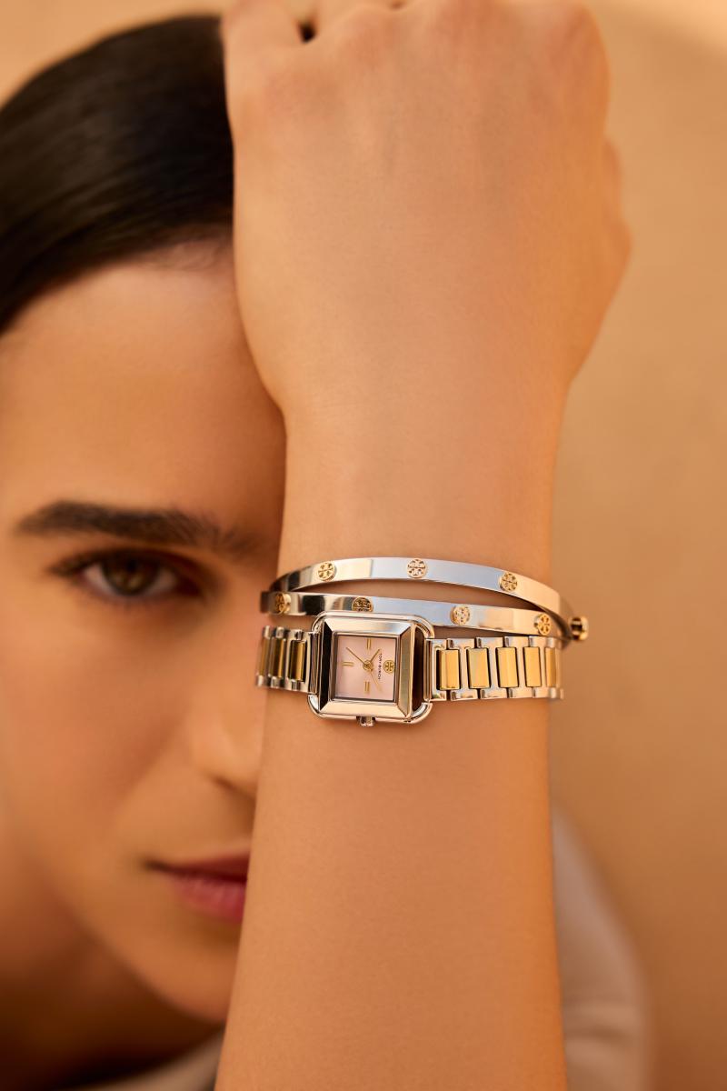 تشكيلة رمضانية حصرية من توري بورش بإلهام عربي أنيق