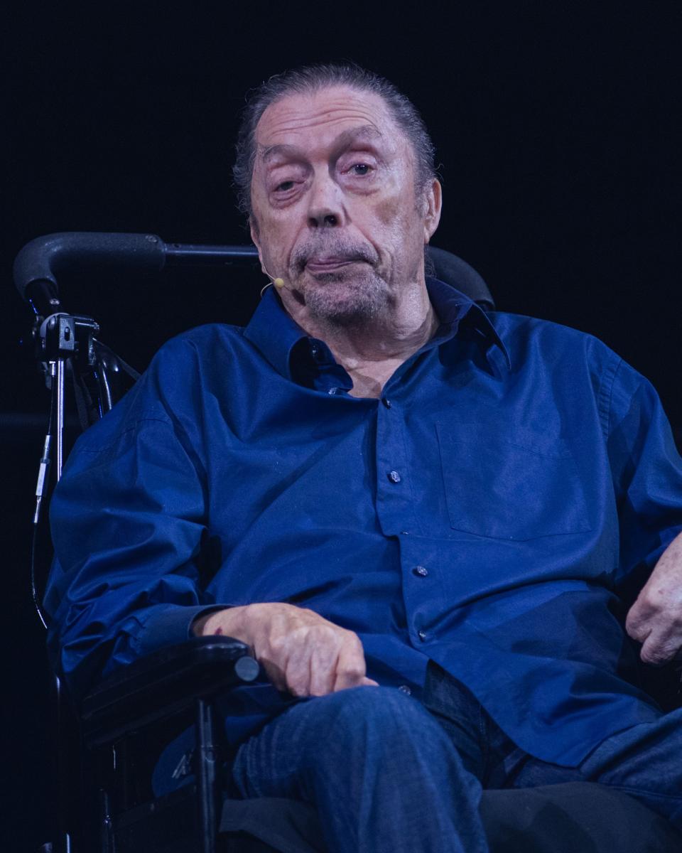 تيم كاري - Tim Curry - وفاة تيم كاري - تيم كاري وفاة - المهرج المرعب - بيني وايز - Pennywise - تيم كاري بيني وايز - It - فيلم It - ستيفن كينغ - Stephen King - The Rocky Horror Picture Show - الدكتور فرانك إن فورتر - Dr. Frank-N-Furter - وفاة نجم It - وفاة ممثل بيني وايز - أخبار هوليوود - نجوم هوليوود - أفلام الرعب - المهرج بيني وايز - Tim Curry death - Tim Curry Pennywise - Rocky Horror Picture Show