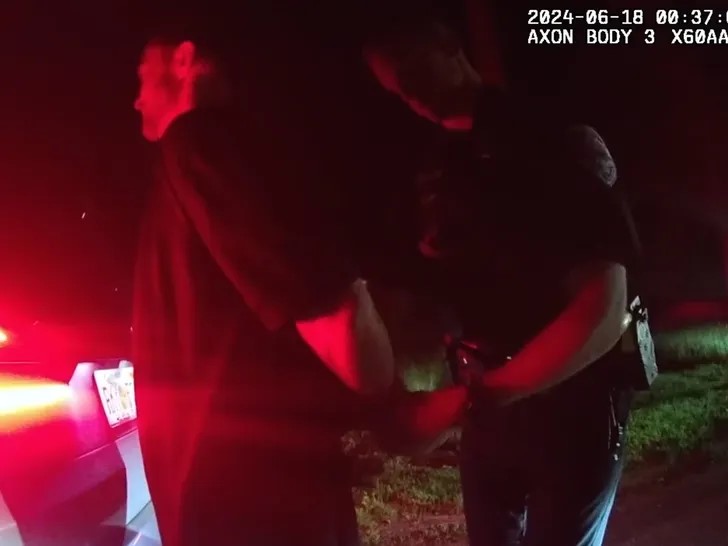 جاستن تيمبرليك Justin Timberlake - اعتقال جاستن تيمبرليك - فيديو اعتقال Justin Timberlake - قضية القيادة تحت تأثير الكحول DWI - أخبار هوليوود 2026 - TMZ فيديو جاستن تيمبرليك - تفاصيل اعتقال جاستن تيمبرليك - Sag Harbor Police - Justin Timberlake arrest video - Justin Timberlake DWI case - لونغ آيلاند Long Island - New York News Hollywood - أخبار المشاهير العالمية - قضية جاستن تيمبرليك كاملة