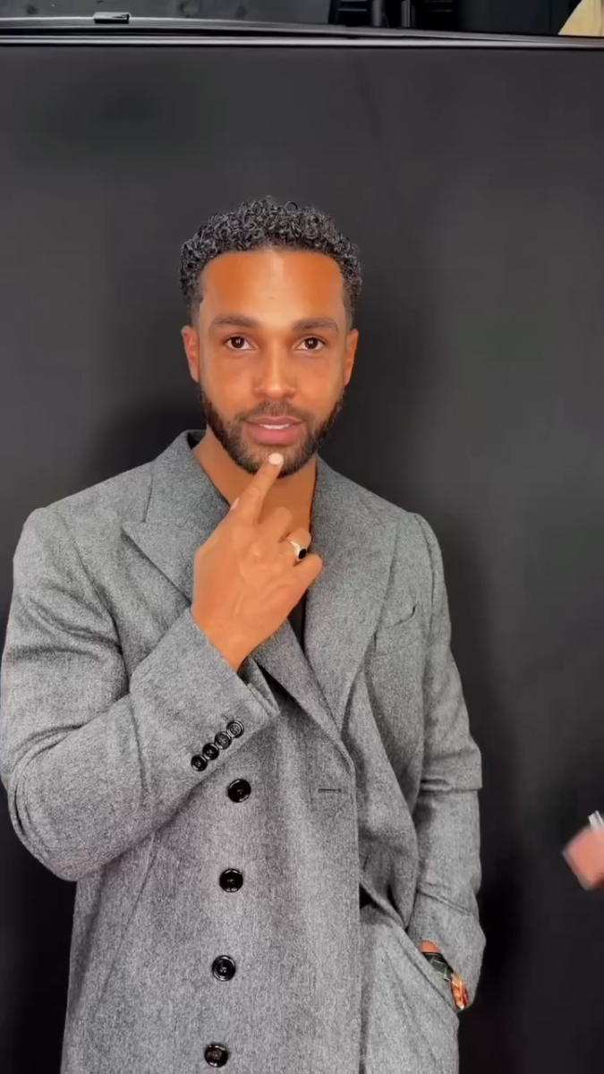 Emily in Paris إميلي في باريس