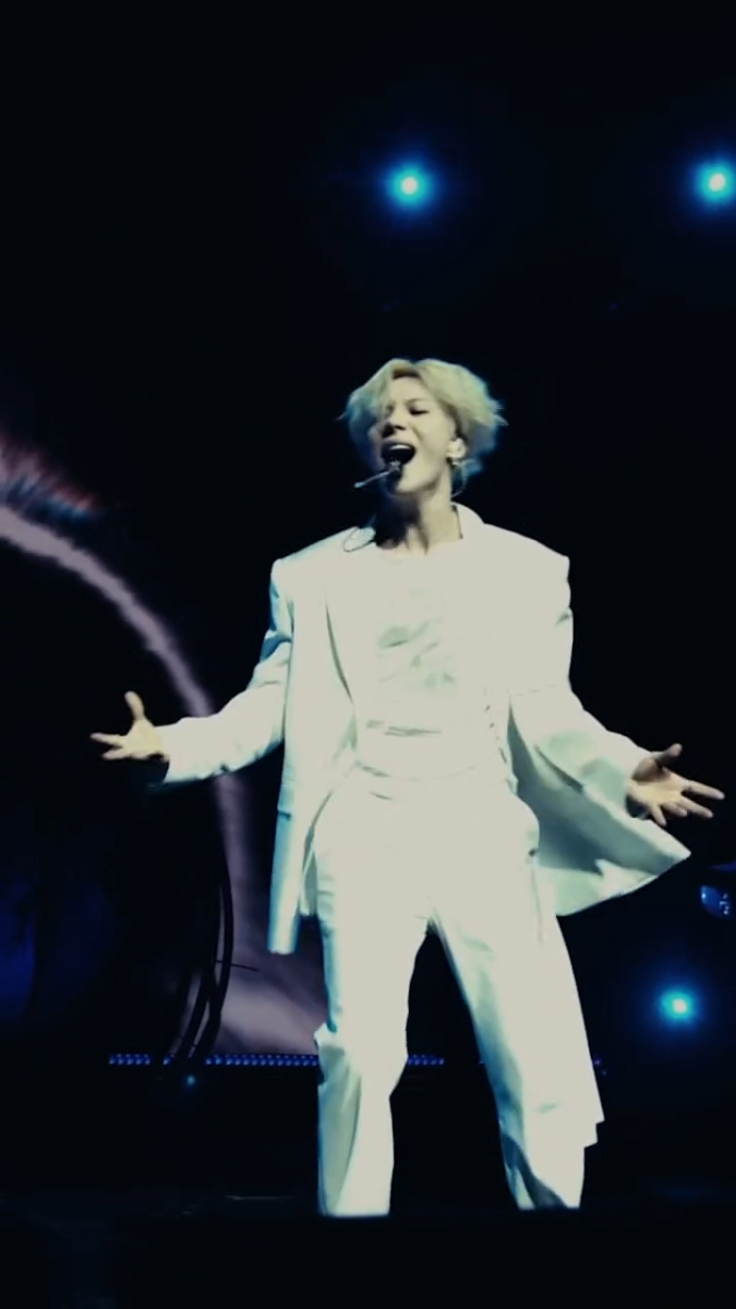 تيمين عضو فرقة SHINee  يكتب التاريخ في كوتشيلا 2026