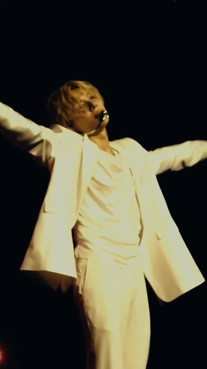 تيمين عضو فرقة SHINee  يكتب التاريخ في كوتشيلا 2026