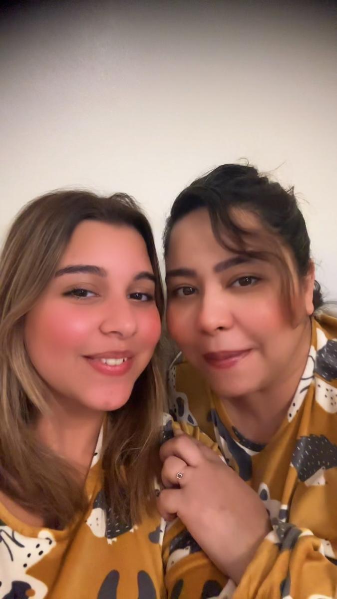 الظهور الأول لشيرين عبد الوهاب وابنتها فى صورة جديدة بعد وعكتها الصحية