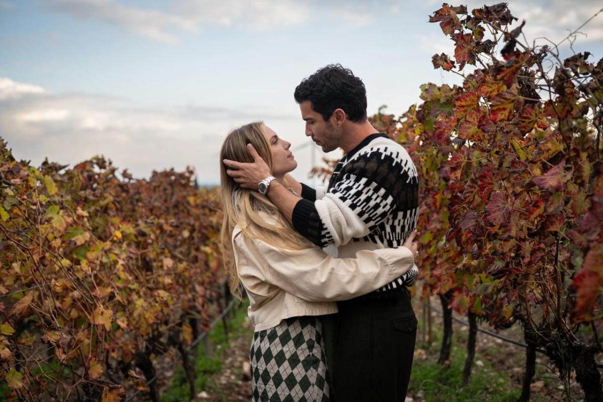 سونوندا سن - Sonunda Sen - أخيرًا أنت - إيدا إيجي Eda Ece - كان يلدرم Kaan Yıldırım - نتفليكس Netflix تركيا - فيلم تركي جديد 2026 - Love at Last Netflix - أفلام رومانسية تركية - مسلسل وأفلام تركية نتفليكس - أورلا Urla تركيا - قصة فيلم Sonunda Sen - بينار دينيز Pınar Deniz - أخبار نتفليكس 2026 - أفلام تركية جديدة - romantic Turkish movies Netflix