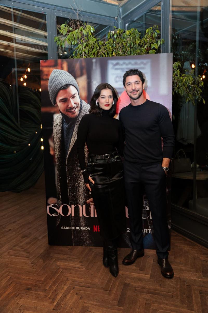 سونوندا سن - Sonunda Sen - أخيرًا أنت - إيدا إيجي Eda Ece - كان يلدرم Kaan Yıldırım - نتفليكس Netflix تركيا - فيلم تركي جديد 2026 - Love at Last Netflix - أفلام رومانسية تركية - مسلسل وأفلام تركية نتفليكس - أورلا Urla تركيا - قصة فيلم Sonunda Sen - بينار دينيز Pınar Deniz - أخبار نتفليكس 2026 - أفلام تركية جديدة - romantic Turkish movies Netflix