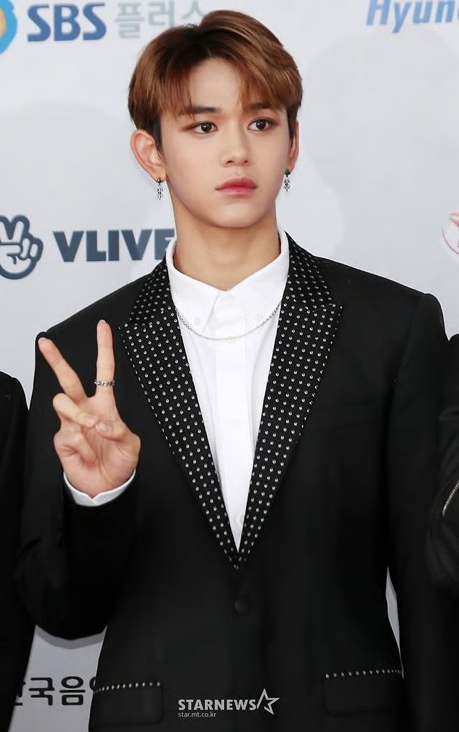 لوكاس العضو السابق في فرقة NCT يغادر SM Entertainment