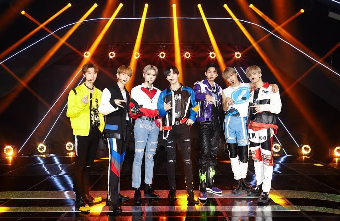 عقدة SuperM تحل على جميع الأعضاء