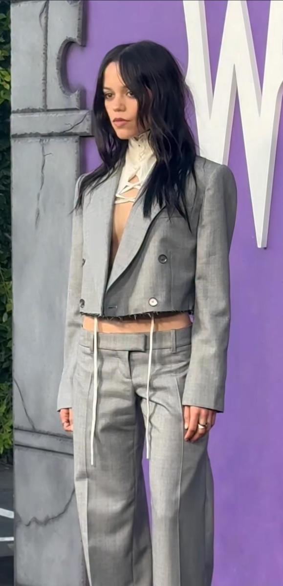 جينا أورتيغا - Jenna Ortega - كاثرين زيتا جونز - Catherine Zeta-Jones - Wednesday Netflix - Wednesday season 2 - ليدي غاغا - Lady Gaga - Emmy Awards - Netflix series - Wednesday cast - Hollywood Forever Cemetery - Luis Guzmán - Morticia Addams - Gomez Addams - Wednesday Addams - مسلسل Wednesday - أخبار هوليوود - مسلسلات Netflix - موسم الجوائز - Netflix Emmy FYSEE Event - Jenna Ortega producer - Wednesday season two - Lady Gaga Dead Dance - كواليس Wednesday - نجوم هوليوود - Catherine Zeta-Jones Zorro