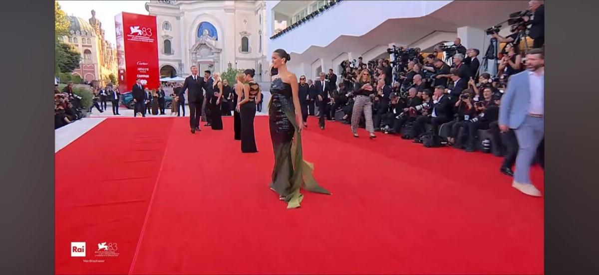 نينا دوبريف، نينا دوبريف فينيسيا، مهرجان فينيسيا السينمائي 2026، سجادة فينيسيا الحمراء، نينا دوبريف السجادة الحمراء، إطلالة نينا دوبريف، فيديو نينا دوبريف، أخبار نينا دوبريف، نجوم مهرجان فينيسيا، مهرجان البندقية السينمائي
