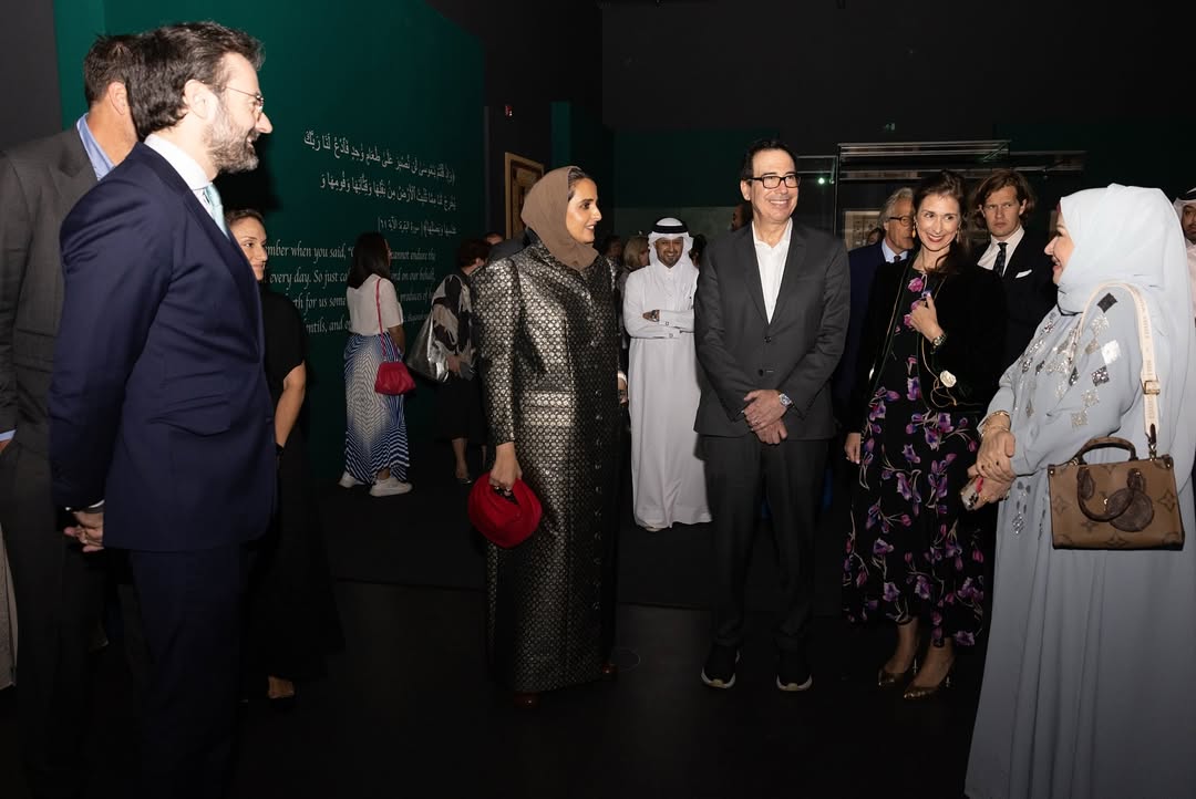 إطلالات الشيخة المياسة بالألوان الترابية