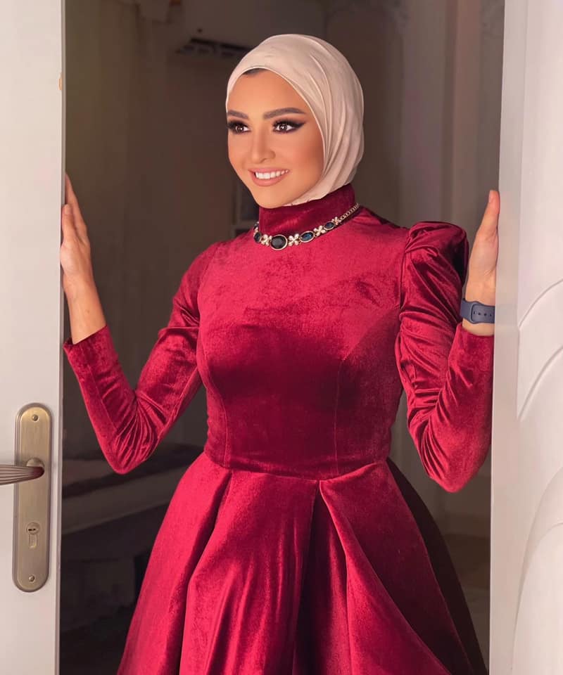 هلا رشدي