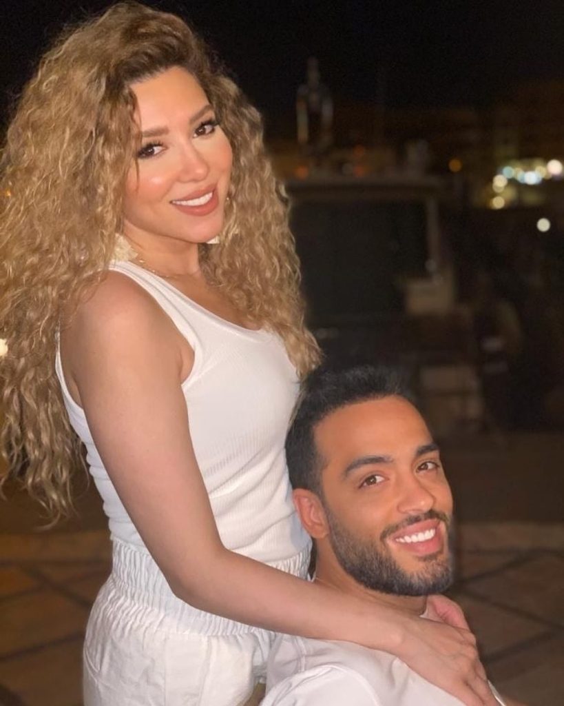 رامي جمال وزوجته 