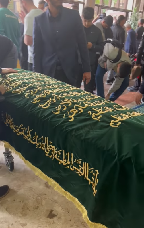 صلاة الجنازة على محمد الفايد
