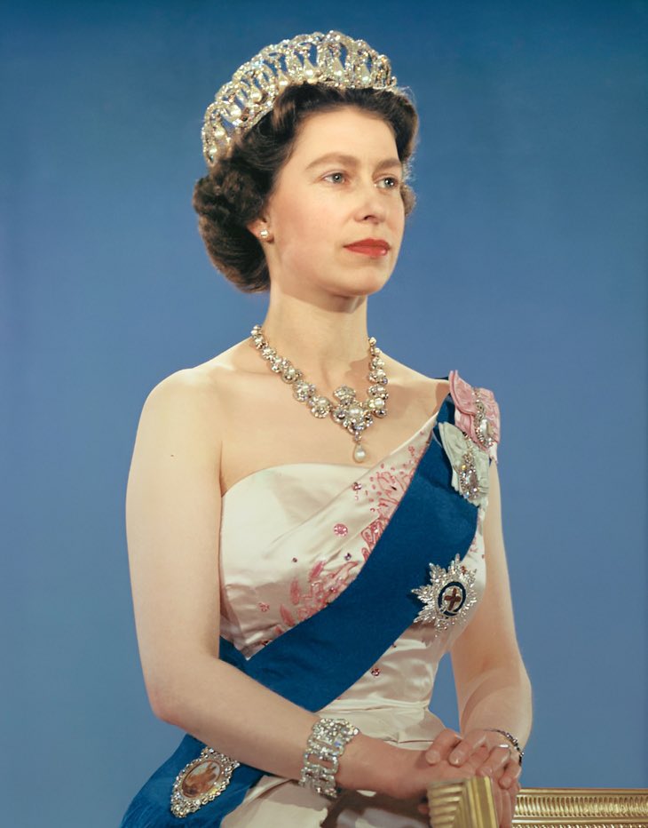 صورة قديمة للملكة إليزابيث- من حساب الأمير هاري