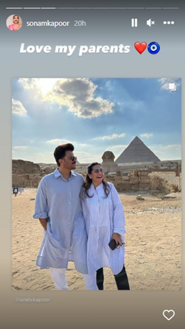 سونام كابور تعلق على صور والديها بالقاهرة