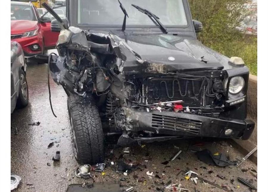 الأضرار التي لحقت بسيارة جورج خباز -صورة من السوشيال ميديا