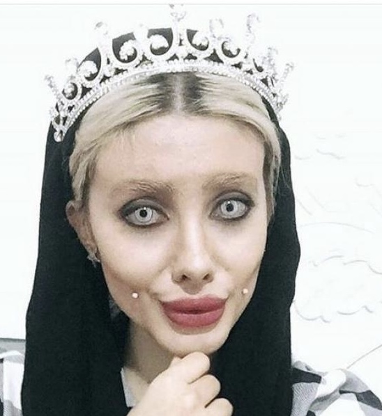 فاطمة خويشوند، الملقبة بـ"سحر تبر"،