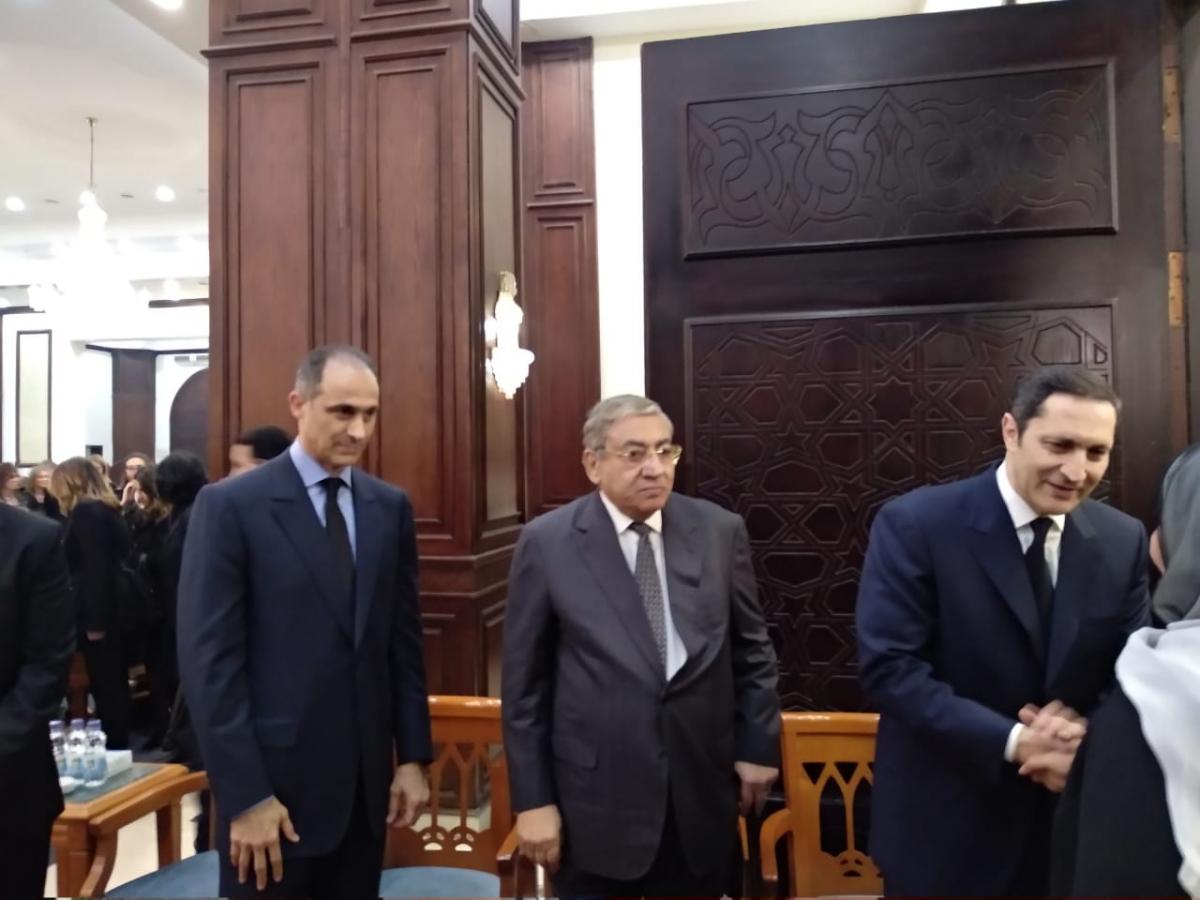جمال مبارك يستقبل عزاء والده