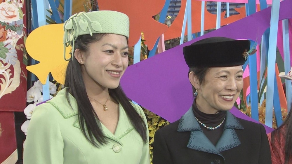 الأميرة هيساكو وابنتها الكبرى الأميرة تسوجوكو