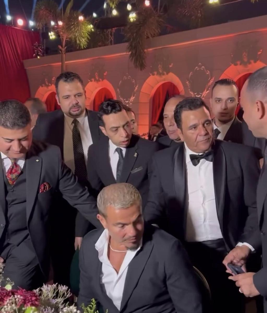 عمرو دياب في حفل زفاف نجل محمد فؤاد
