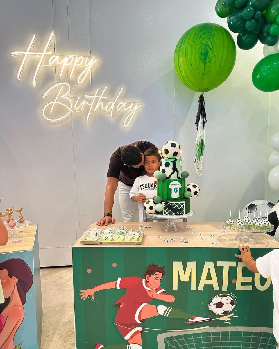 رونالدو يحتفل بعيد ميلاد توأمه