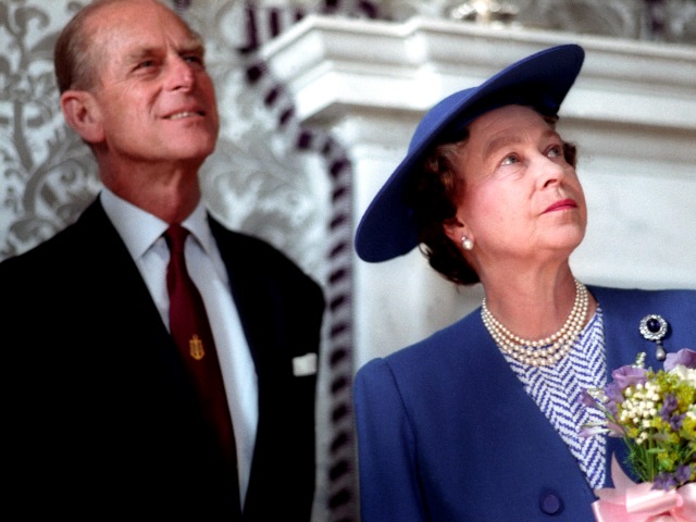 الملكة اليزابيث والأمير فيليب - صورة من روزيترز Reuters