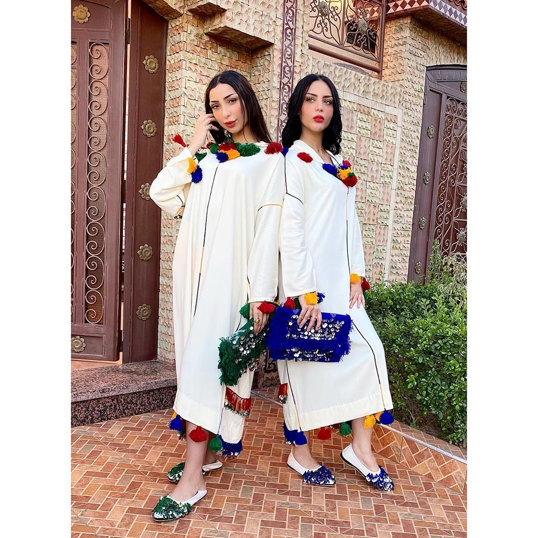 الاختان بطمة في إطلالة أمازيغية
