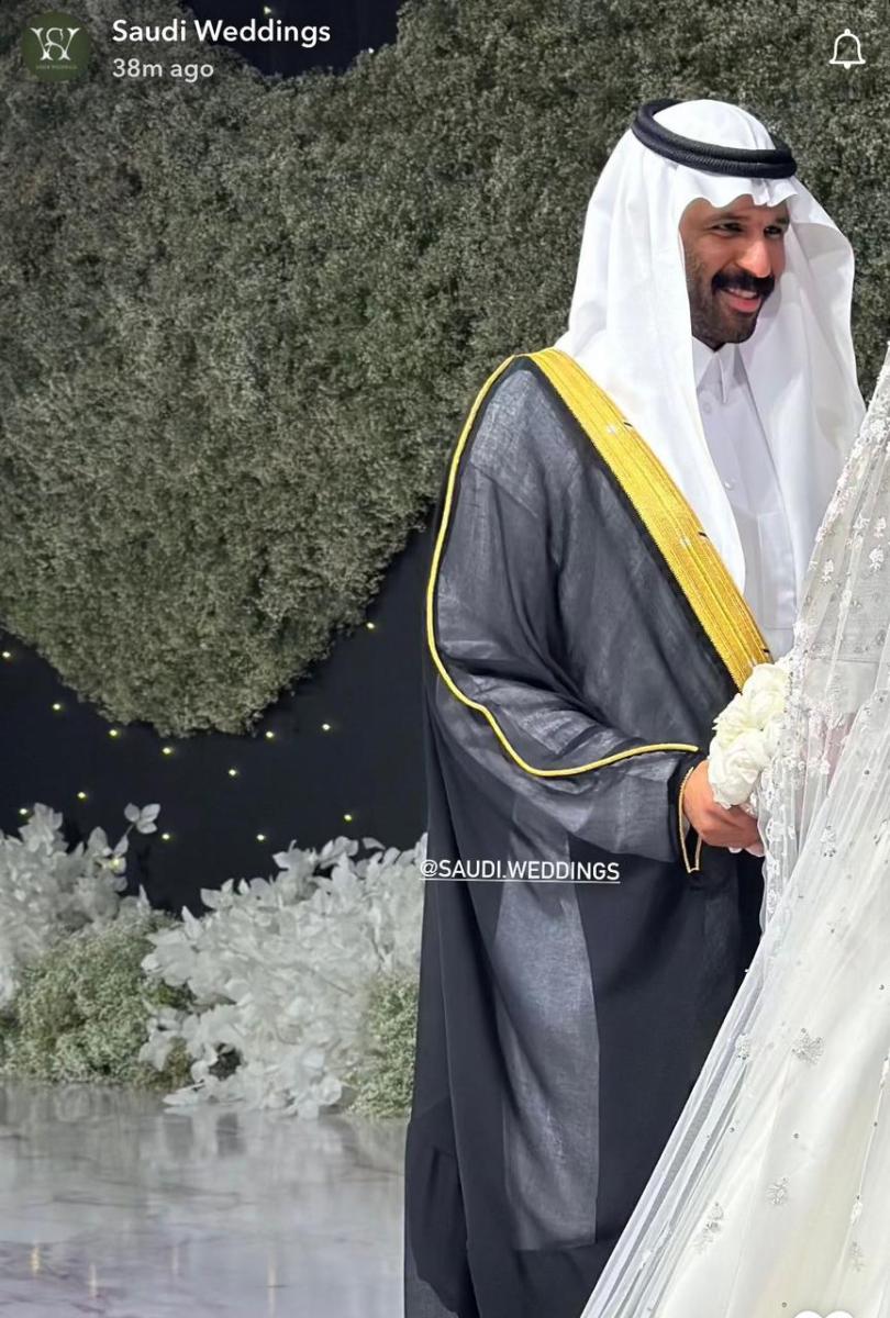 محمد العويس في حفل زفافه