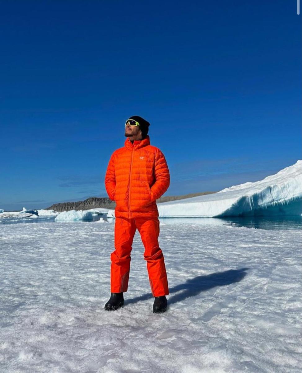 لويس هاميلتون في القطب الجنوبي - إنستغرام